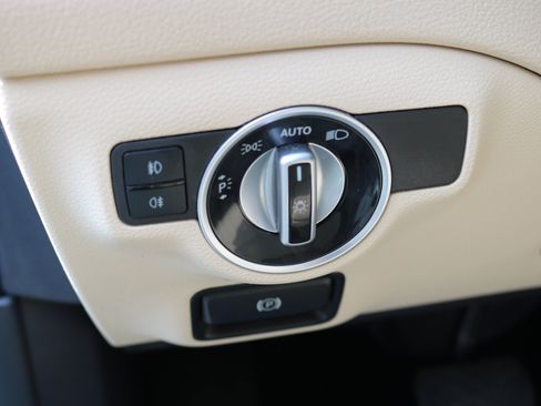 Used 2016 Mercedes-Benz GLA 250 image 18