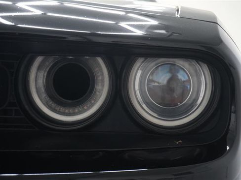 Used 2018 Dodge Challenger R/T RWD image 28