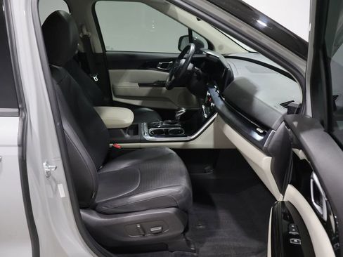 Used 2022 Kia Carnival SX Prestige FWD image 25