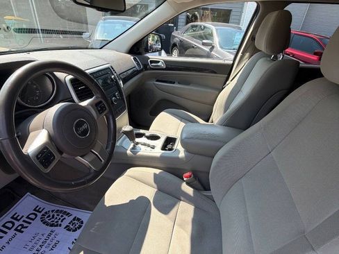 Used 2011 Jeep Grand Cherokee Laredo w/ Security & Convenience Group AWD/4WD image 23