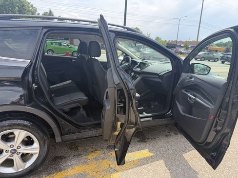 Used 2016 Ford Escape SE w/ Equipment Group 201A FWD image 31