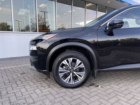 Used 2021 Nissan Rogue SV image 10