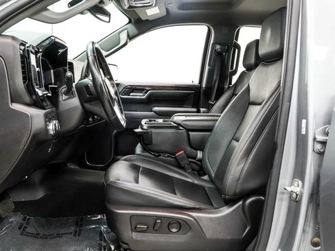 Used 2025 GMC Sierra 1500 SLT AWD/4WD image 9