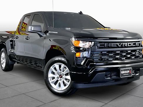 Certified 2025 Chevrolet Silverado 1500 Custom image 2