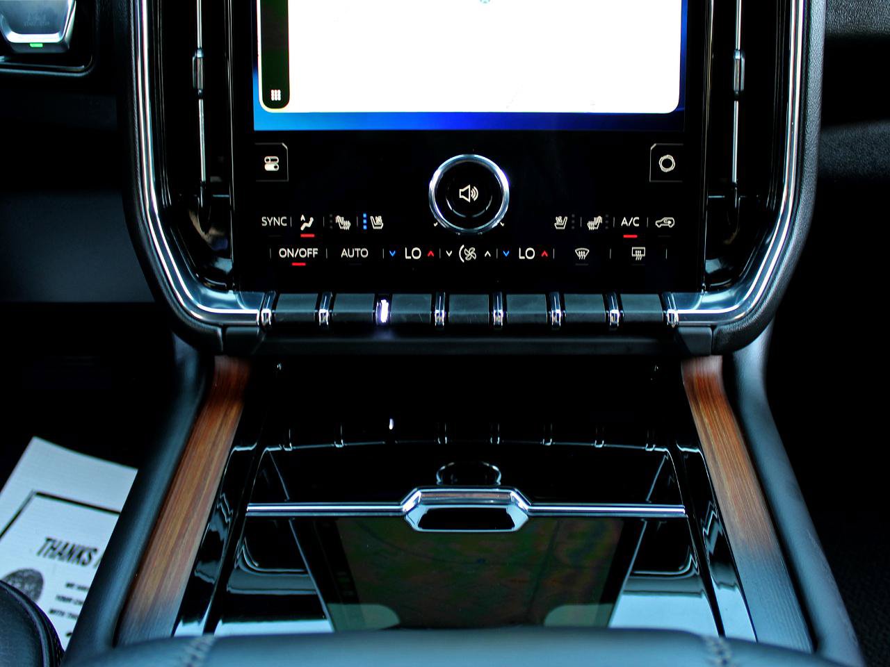 Used 2025 GMC Yukon Denali AWD/4WD image 34
