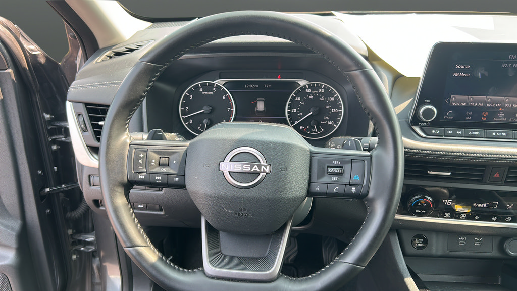 Used 2025 Nissan Rogue SV AWD/4WD image 11