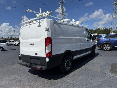Used 2017 Ford Transit 250 130 Low Roof RWD image 4