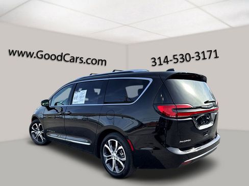 Used 2024 Chrysler Pacifica Pinnacle image 4