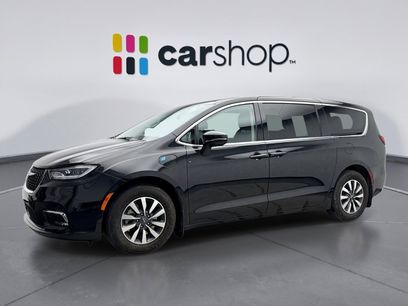 Used 2022 Chrysler Pacifica Touring-L