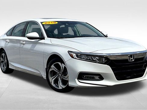 Used 2019 Honda Accord EX image 3
