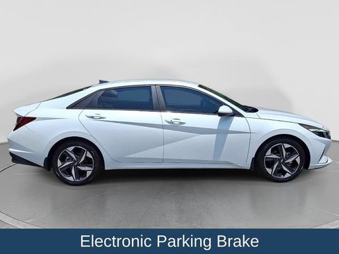 Used 2023 Hyundai Elantra SEL w/ Convenience Package FWD image 9