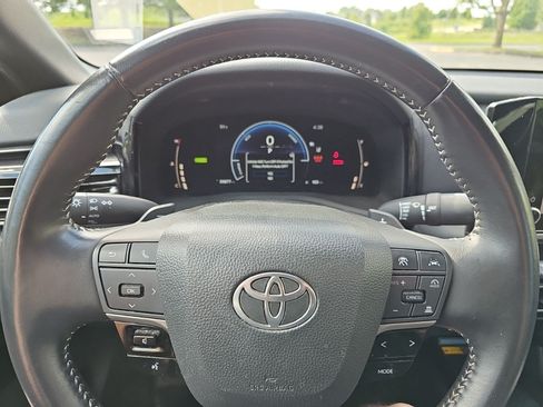 Used 2025 Toyota Camry SE FWD image 21