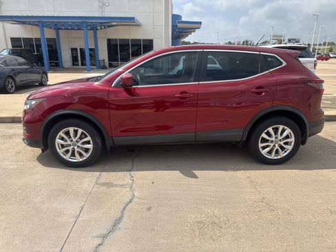 Used 2021 Nissan Rogue Sport S FWD image 4