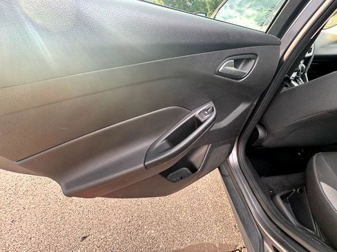 Used 2012 Ford Focus SE image 15