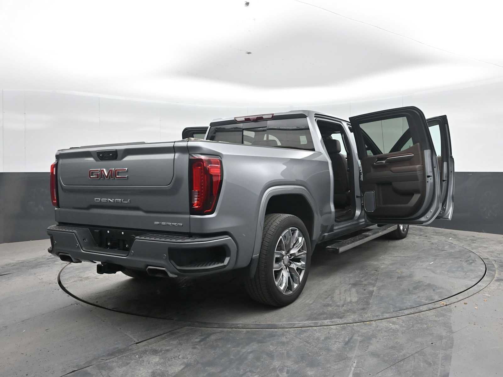 Used 2025 GMC Sierra 1500 Denali w/ Denali Reserve Package AWD/4WD image 54
