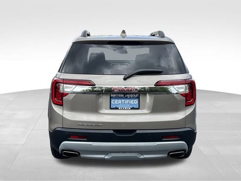 Certified 2023 GMC Acadia SLT FWD image 3
