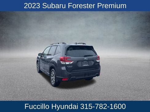 Used 2023 Subaru Forester Premium image 5