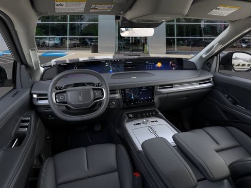 New 2026 Lincoln Navigator L Premier AWD/4WD image 9