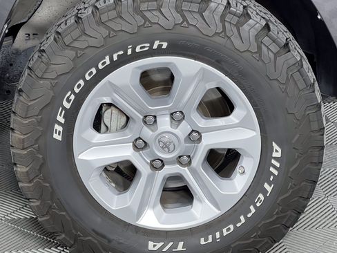 Used 2020 Toyota 4Runner SR5 Premium AWD/4WD image 14