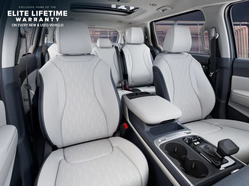 New 2026 Kia Carnival SX FWD image 16