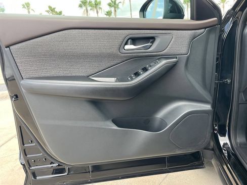 Certified 2021 Nissan Rogue SV FWD image 10