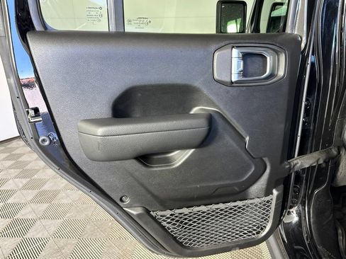 Used 2023 Jeep Wrangler Unlimited w/ Cold Weather Group AWD/4WD image 39