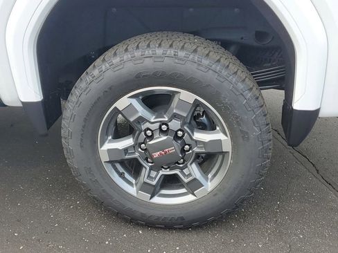 New 2025 GMC Sierra 2500 SLT w/ SLT Premium Package image 5