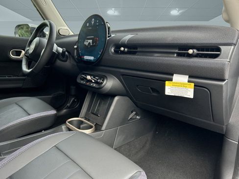 Certified 2025 MINI Cooper 2-Door Hardtop image 30