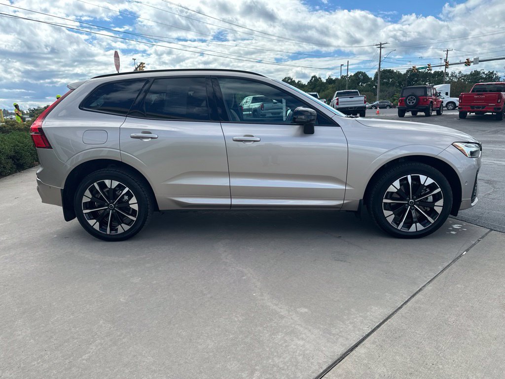 Certified 2026 Volvo XC60 T8 Plus w/ Protection Package Premier AWD/4WD image 4