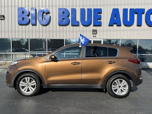 Used 2017 Kia Sportage LX FWD image 2
