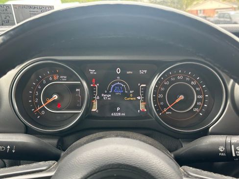 Used 2021 Jeep Gladiator Sport AWD/4WD image 16