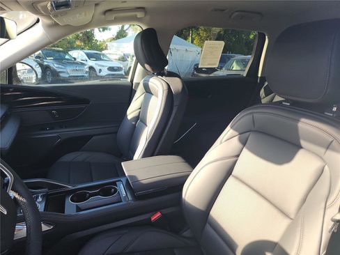 New 2026 Lincoln Nautilus Premier image 14