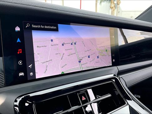 Used 2024 Porsche Panamera image 31