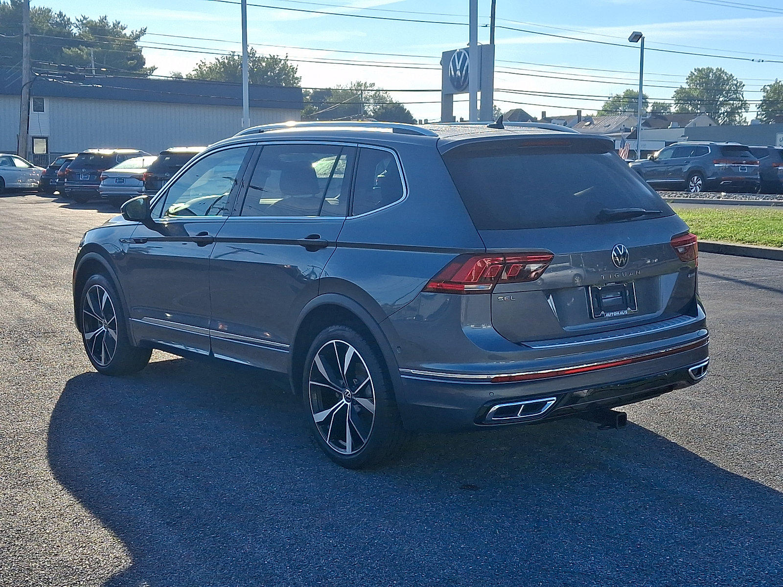 Used 2024 Volkswagen Tiguan SEL R-Line AWD/4WD image 5