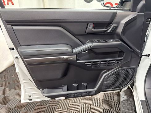 Used 2026 Toyota 4Runner Limited AWD/4WD image 23