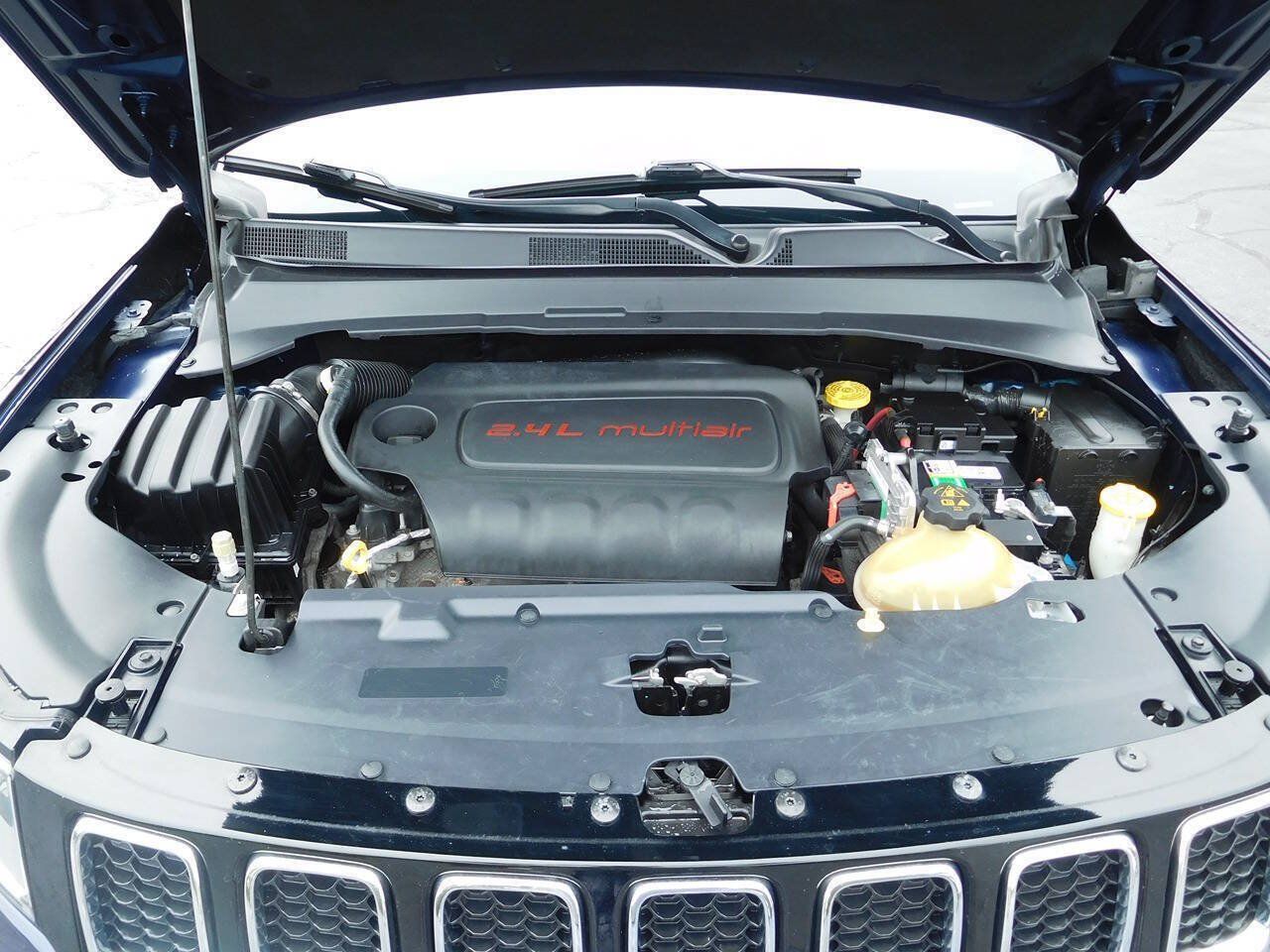 Used 2021 Jeep Compass Limited AWD/4WD image 17