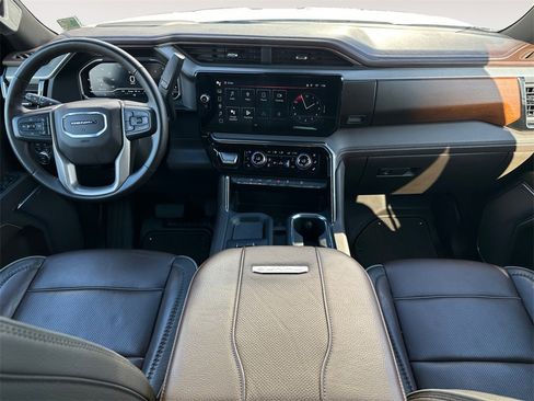 Used 2025 GMC Sierra 2500 Denali w/ Denali Reserve Package image 10