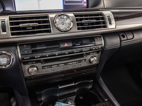 Used 2017 Lexus LS 460 AWD w/ Comfort Package image 29