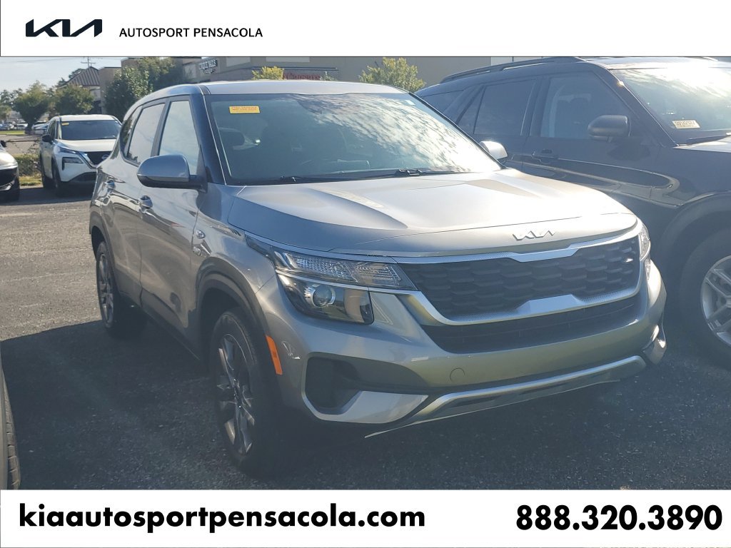 Used 2023 Kia Seltos LX AWD/4WD image 1