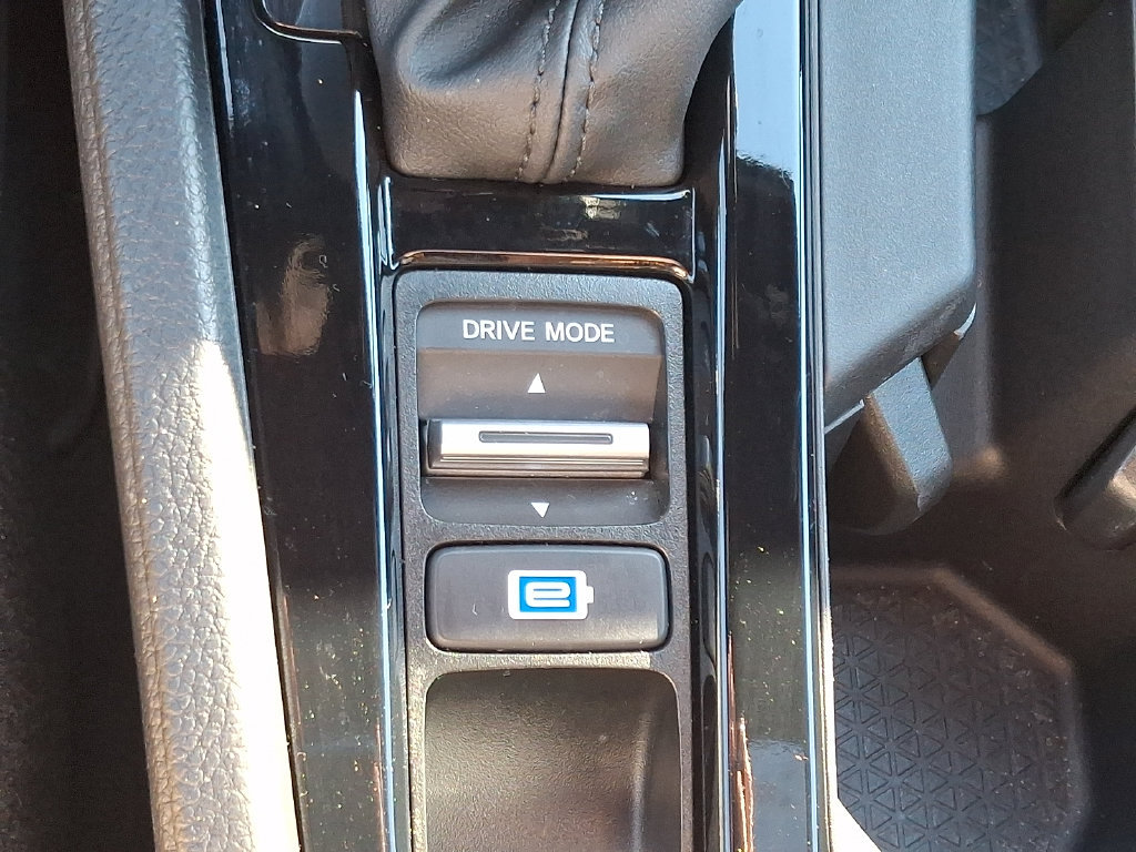 Used 2025 Honda Accord Sport image 25