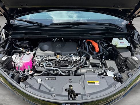 Used 2026 Toyota Sienna XSE AWD/4WD image 18