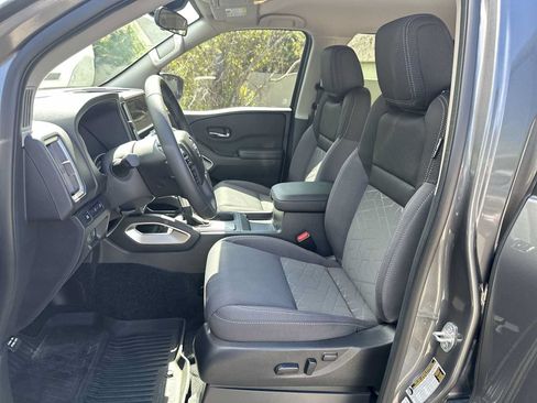 Used 2026 Nissan Frontier SV w/ SV Convenience Package RWD image 15