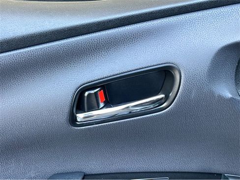 Used 2022 Toyota Prius L Eco image 36