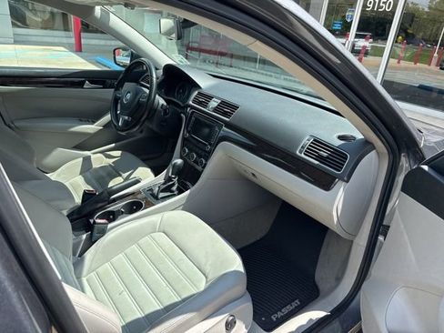 Used 2015 Volkswagen Passat TDI SEL Premium FWD image 14