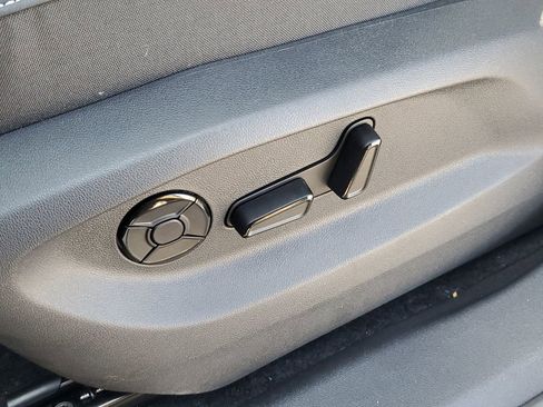 New 2026 Volkswagen Tiguan SE R-Line FWD image 19