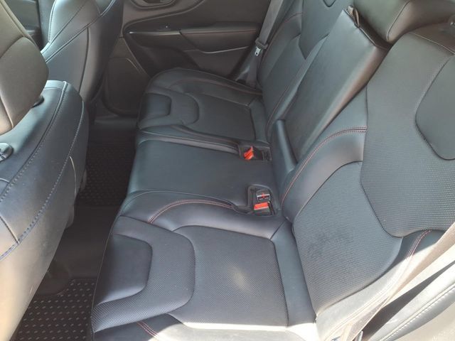 Used 2022 Jeep Cherokee Trailhawk w/ Premium Leather Package AWD/4WD image 13