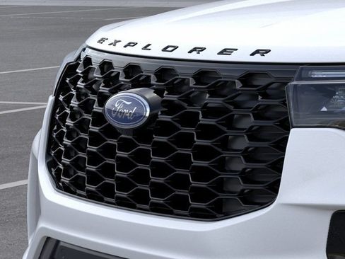 New 2026 Ford Explorer ST-Line w/ ST-Line Street Pack AWD/4WD image 17