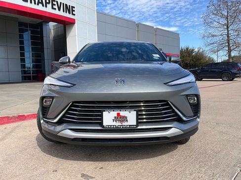 Used 2025 Buick Envista Preferred image 3