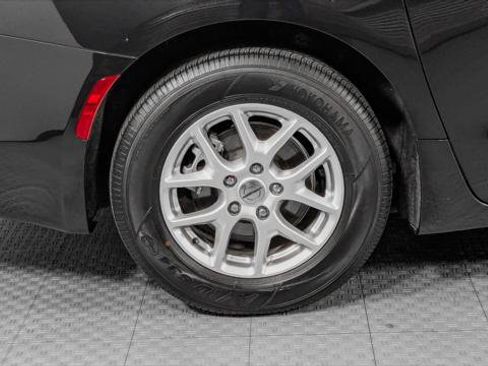 Used 2023 Chrysler Voyager LX image 32