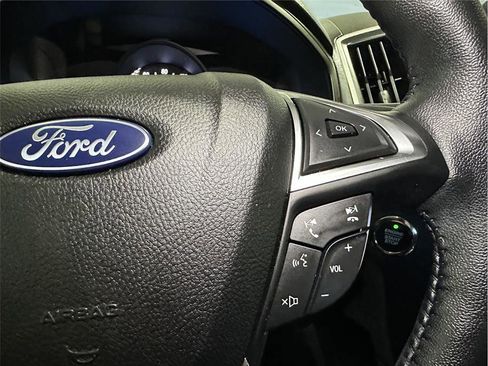 Used 2022 Ford Edge SEL image 34